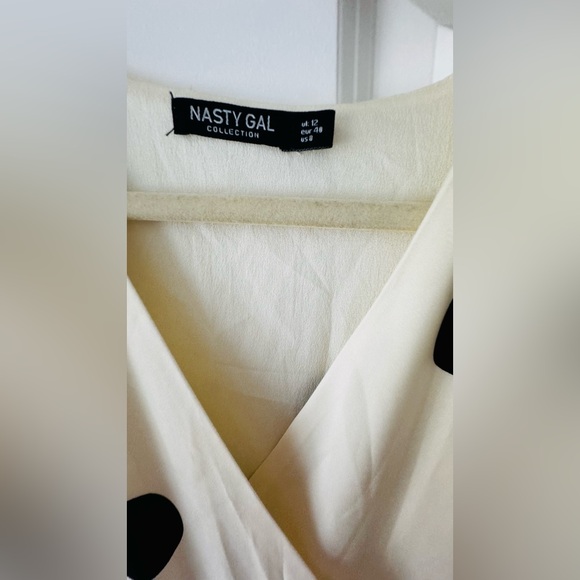 Nasty Gal Cream V-Neck Dress - Picture 10 of 12